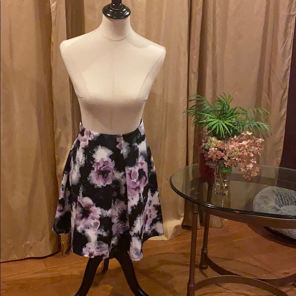 Floral skater skirt - Picture 1 of 3